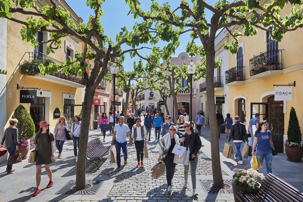 La Roca Village Open-Air Outlet Mall 8-Hour Shopping Trip 2023 - Barcelona
